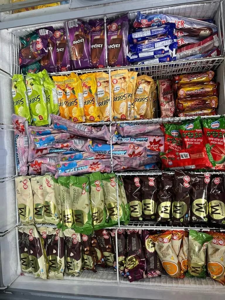 מקרר חטיפים וממתקים